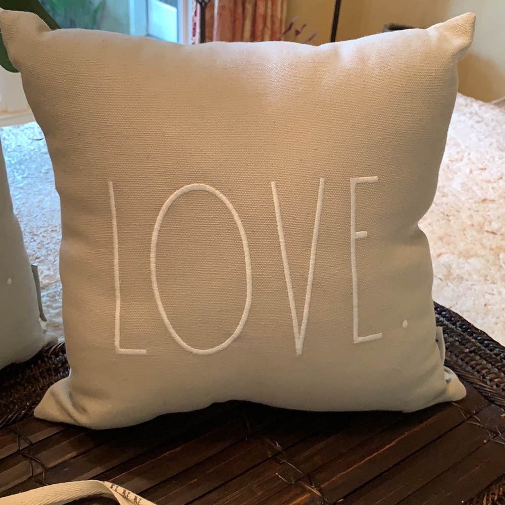 A $$$ STEAL at ONLY $10 per pillow! NWT!
LIVE & LAUGH & LOVE RAE DUNN PERFECTION - Picture 5 of 7